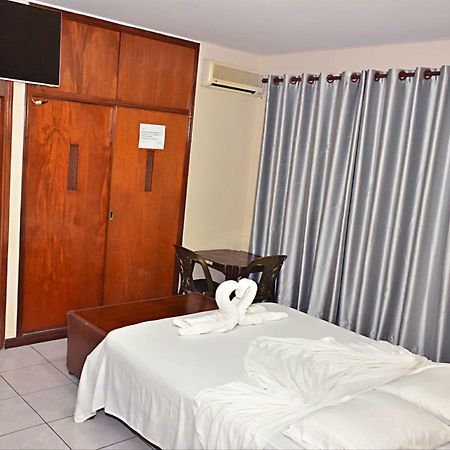 Hostal Ibiza Santa Cruz de La Sierra Exteriör bild