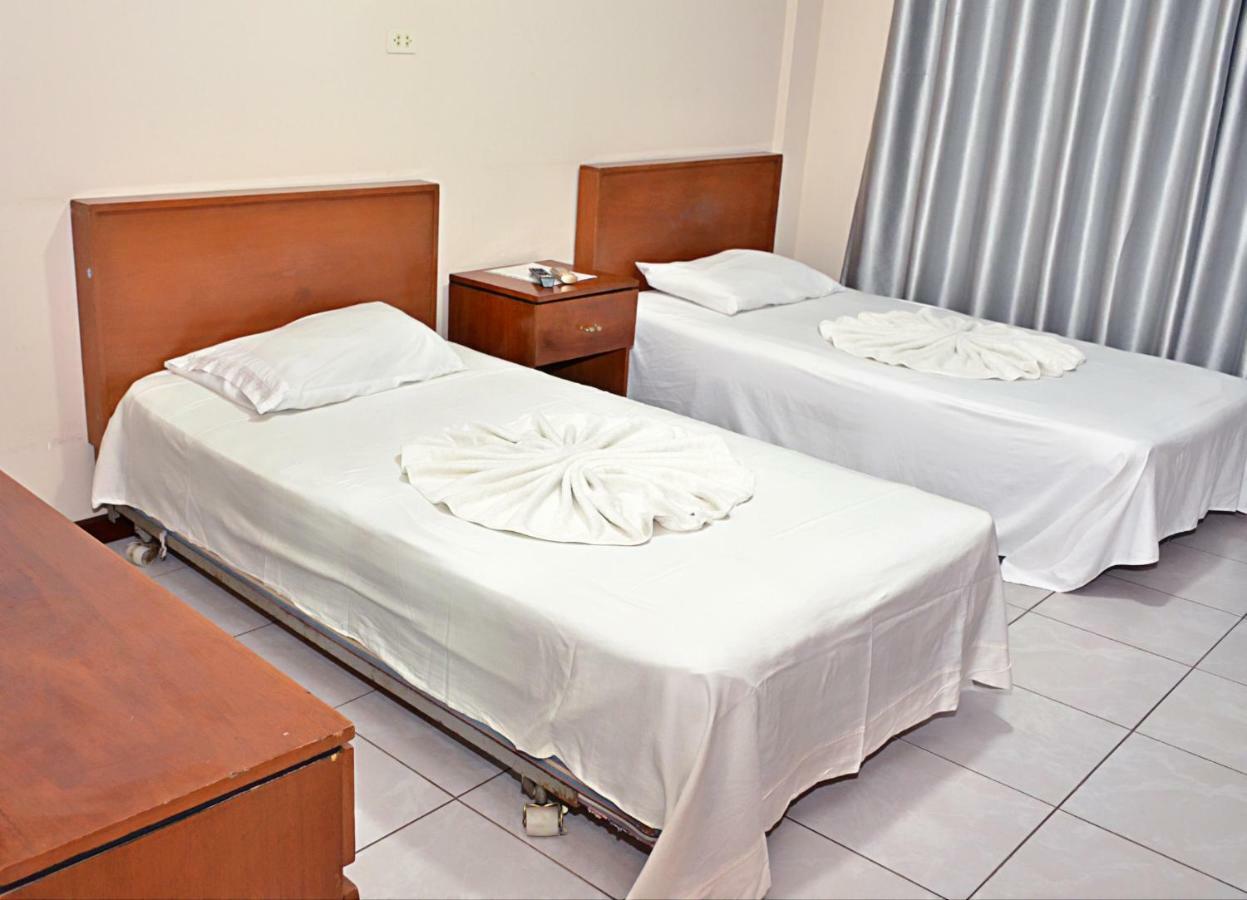 Hostal Ibiza Santa Cruz de La Sierra Exteriör bild