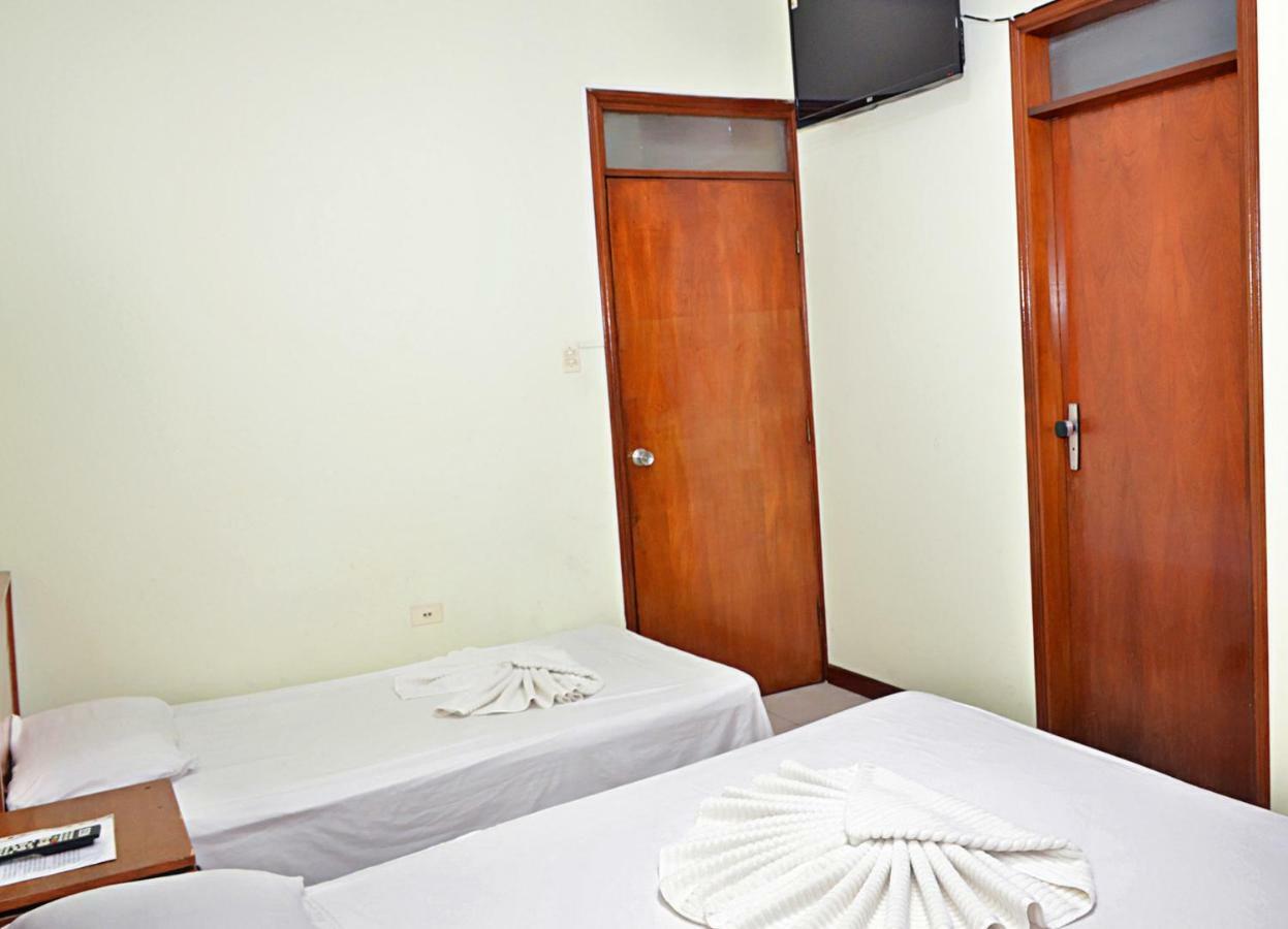 Hostal Ibiza Santa Cruz de La Sierra Exteriör bild