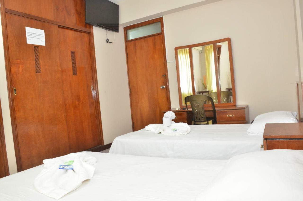Hostal Ibiza Santa Cruz de La Sierra Exteriör bild